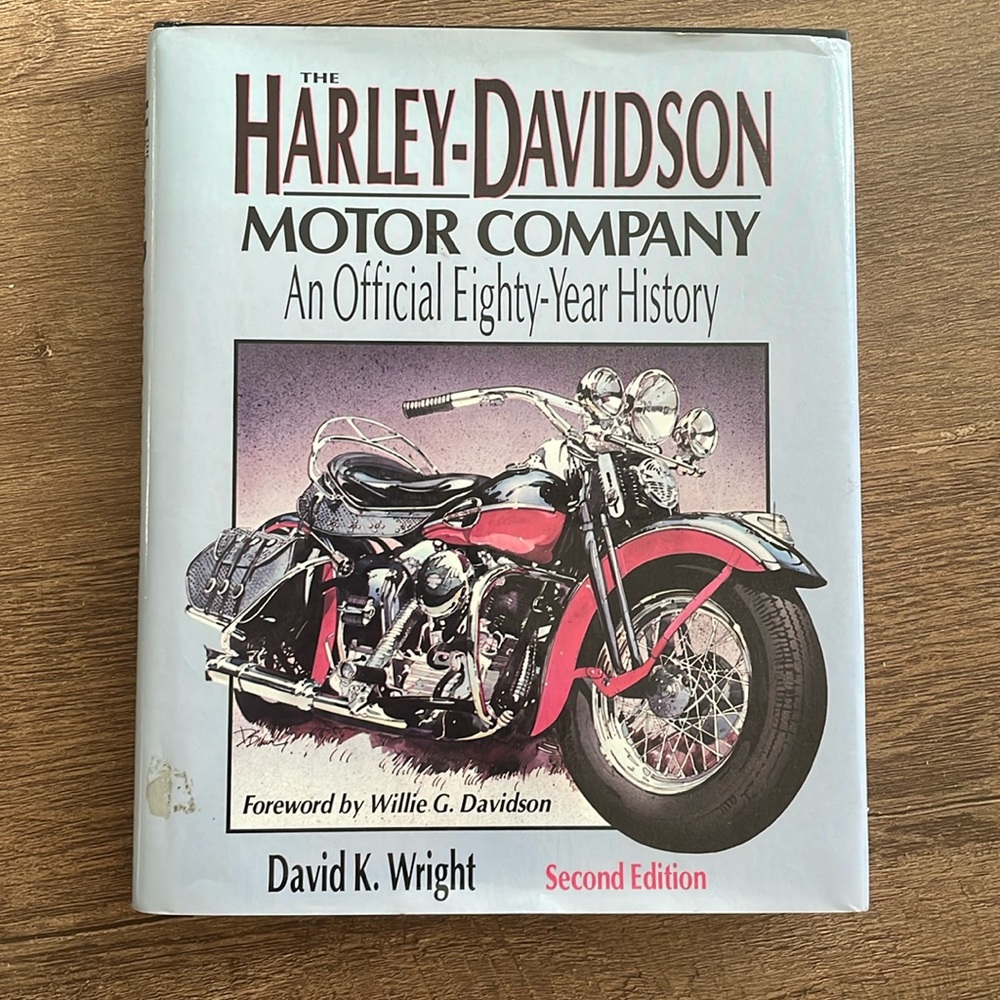 Harley-Davidson Motorcycle Motor Company Official 80 Year History 2nd Edition